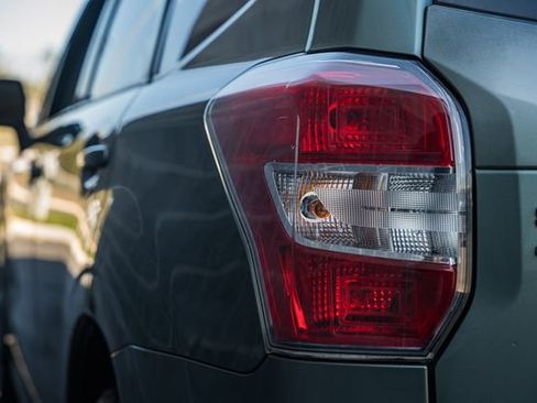 Used 2016 Subaru Forester 2.5i Premium w/ All-Weather Package image 7