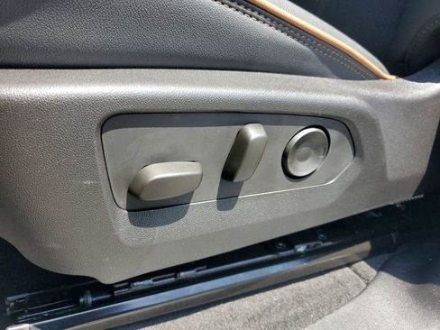 New 2026 GMC Canyon AT4 AWD/4WD image 8