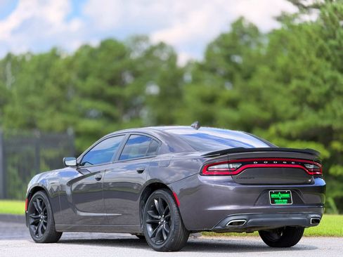 Used 2017 Dodge Charger R/T RWD image 8