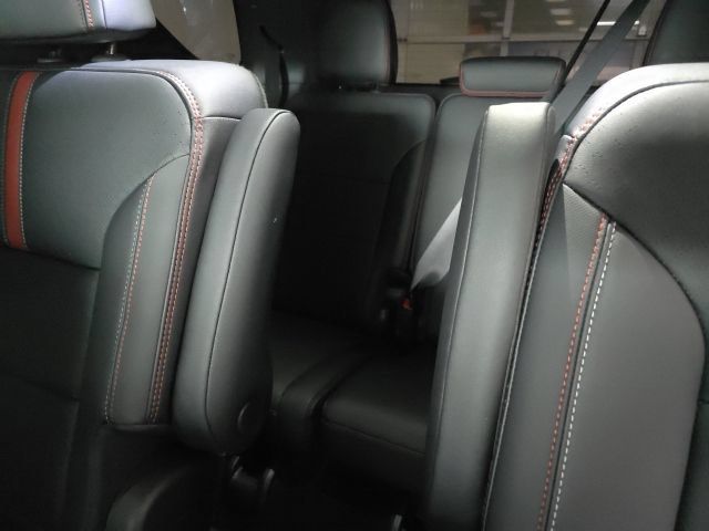 Used 2026 Chevrolet Traverse RS w/ LPO, Floor Liner Package AWD/4WD image 12