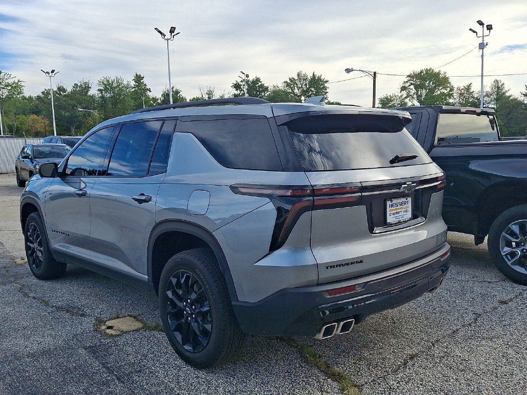 Certified 2024 Chevrolet Traverse LT w/ Midnight/Sport Edition FWD image 6