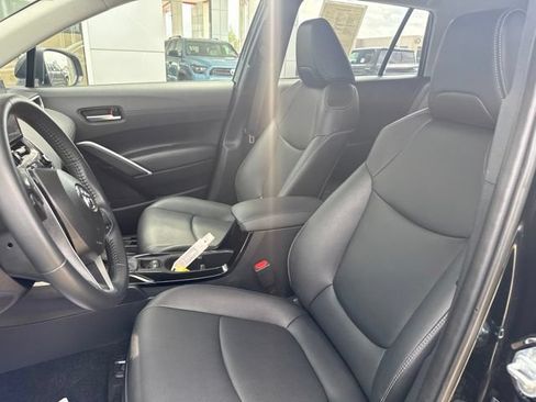Used 2025 Toyota Corolla Cross XLE FWD image 15