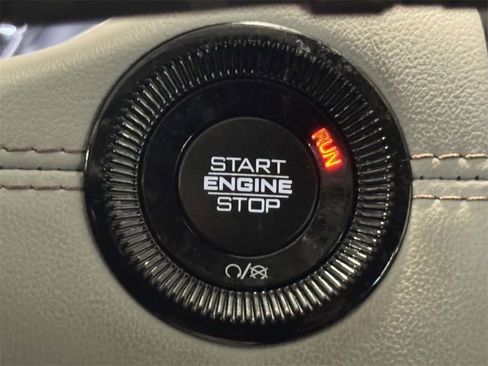 Used 2022 Jeep Compass Limited image 31