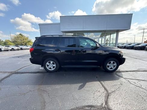 Used 2014 Toyota Sequoia SR5 w/ Premium Package AWD/4WD image 8
