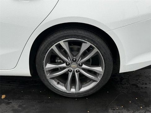 Used 2023 Chevrolet Malibu LT image 4