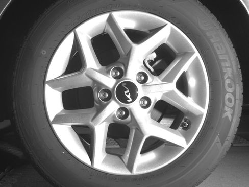 Used 2025 Kia Soul LX w/ LX Technology Package FWD image 14