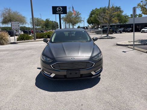 Used 2018 Ford Fusion SE w/ Equipment Group 601A image 2