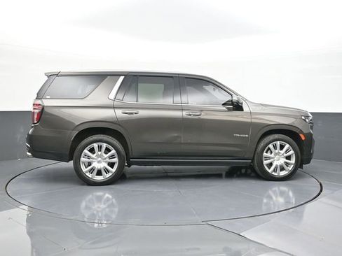 Used 2021 Chevrolet Tahoe High Country w/ Premium Package image 17