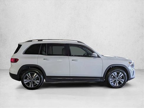 Certified 2025 Mercedes-Benz GLB 250 4MATIC image 4