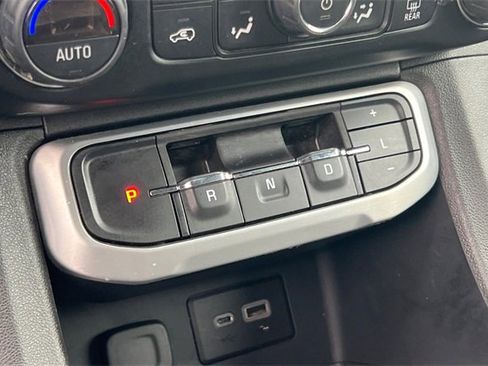 Used 2021 GMC Acadia SLE w/ Driver Convenience Package image 28