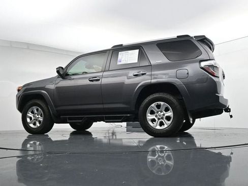 Used 2022 Toyota 4Runner SR5 Premium w/ Moonroof Package AWD/4WD image 32