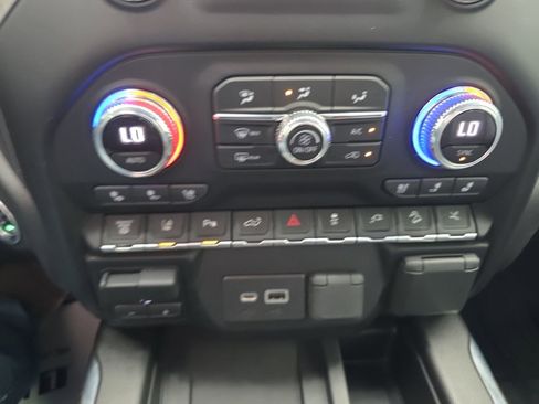 Used 2022 GMC Sierra 2500 Denali image 42