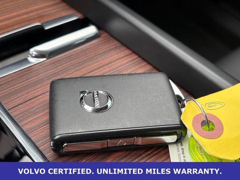 Certified 2024 Volvo XC60 B5 Plus w/ Protection Package Premier AWD/4WD image 36