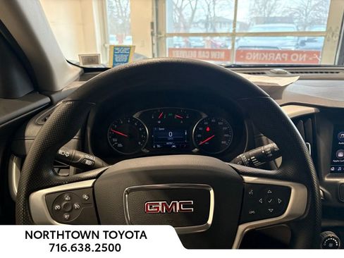 Used 2024 GMC Terrain SLE image 20