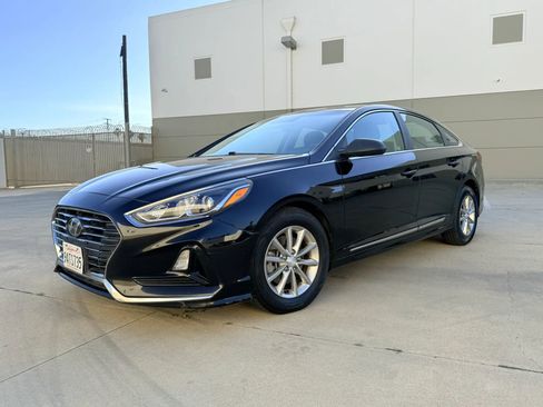 Used 2018 Hyundai Sonata SE image 1