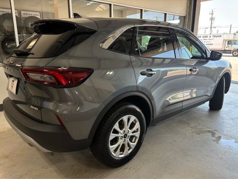 Used 2023 Ford Escape Active AWD/4WD image 8