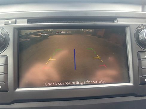 Used 2019 Nissan Titan SV w/ SV Convenience Package image 23