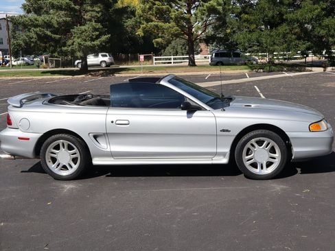 Used 1998 Ford Mustang GT image 3