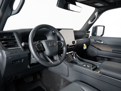 Used 2025 Lexus GX 550 w/ Accessory Package (Z1) image 12