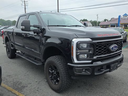 Used 2024 Ford F250 XL w/ STX Appearance Package AWD/4WD image 3
