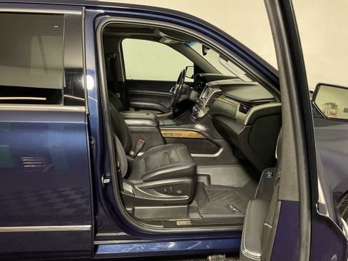 Used 2018 GMC Yukon Denali w/ Open Road Package AWD/4WD image 39