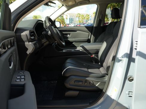 New 2025 Honda Pilot Touring image 16