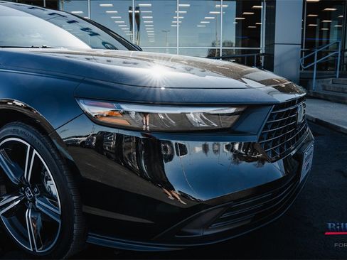 Used 2025 Honda Accord Sport image 9