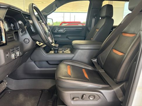Used 2024 GMC Sierra 1500 AT4 w/ Technology Package AWD/4WD image 16
