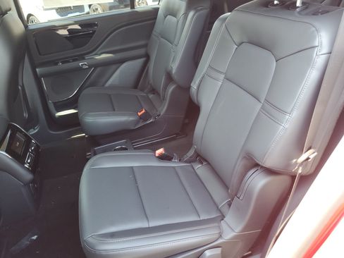 New 2026 Lincoln Aviator AWD image 26