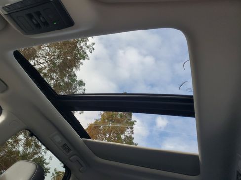 New 2025 Nissan Pathfinder Platinum image 16