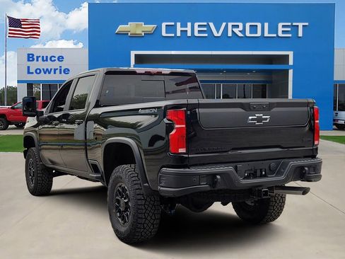 New 2026 Chevrolet Silverado 2500 ZR2 w/ ZR2 Bison Edition AWD/4WD image 3