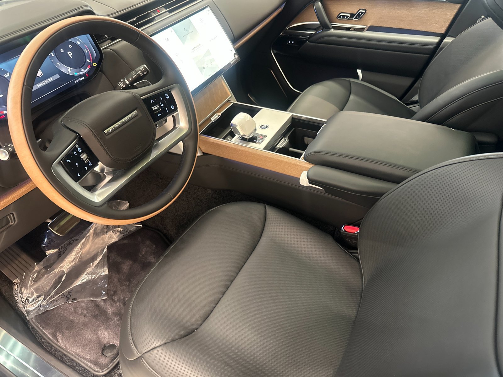 New 2026 Land Rover Range Rover SV AWD/4WD image 10