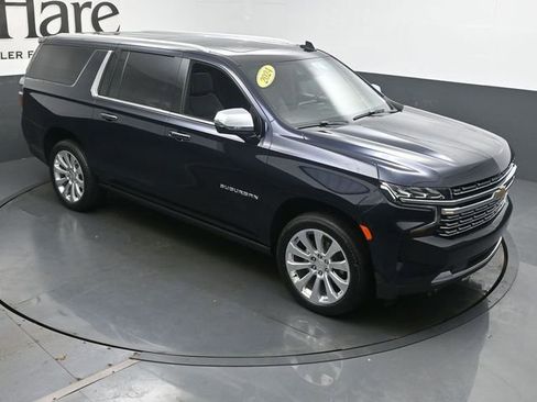 Used 2024 Chevrolet Suburban Premier w/ Premium Package 2 AWD/4WD image 53
