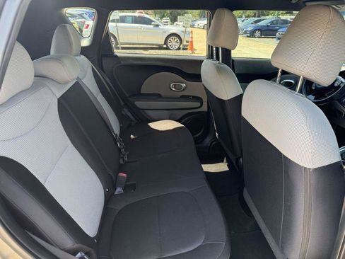 Used 2019 Kia Soul FWD image 12