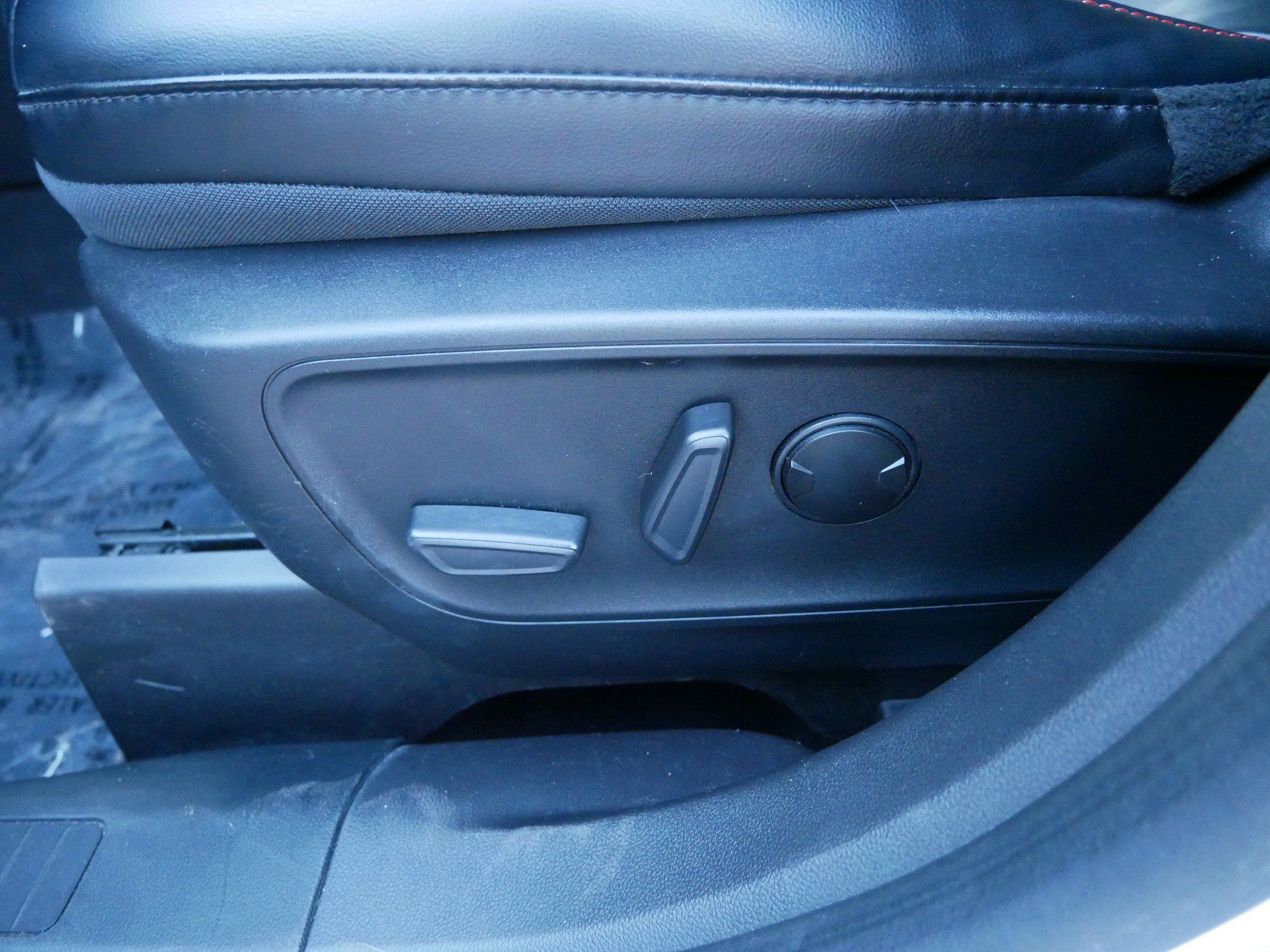 Used 2023 Ford Escape ST-Line w/ Tech Pack #1 AWD/4WD image 19