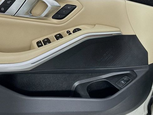 Used 2022 BMW 330i Sedan w/ M Sport Package image 19