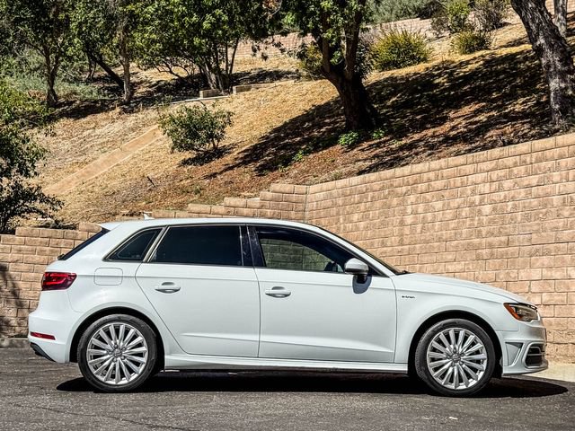 Used 2016 Audi A3 e-tron Premium w/ Audi MMI Navigation Plus FWD image 14