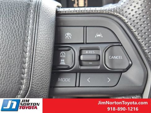 Used 2025 Toyota Tacoma SR5 AWD/4WD image 30