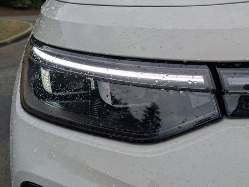 New 2026 Volkswagen Tiguan SEL R-Line AWD/4WD image 10
