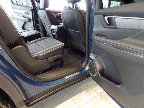 Used 2025 Buick Enclave Preferred image 20