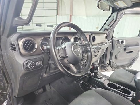 Used 2020 Jeep Gladiator Sport w/ Quick Order Package 24S image 18