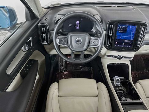 Used 2023 Volvo XC40 B5 Ultimate w/ Protection Package Premier image 21
