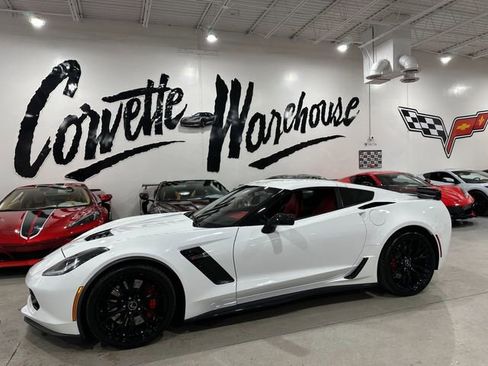 Used 2015 Chevrolet Corvette Z06 w/ 2LZ Preferred Equipment Group image 30