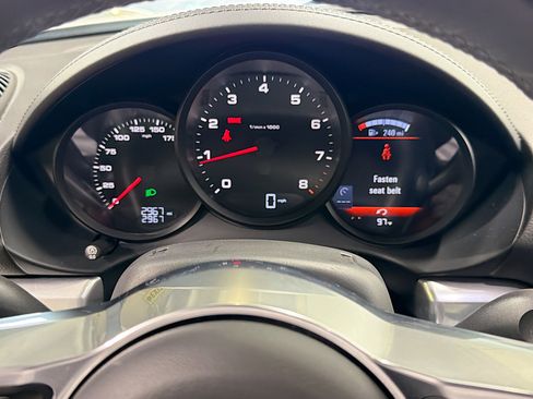 Certified 2024 Porsche 718 Boxster RWD image 35