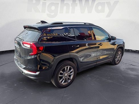 Used 2024 GMC Terrain SLT image 5