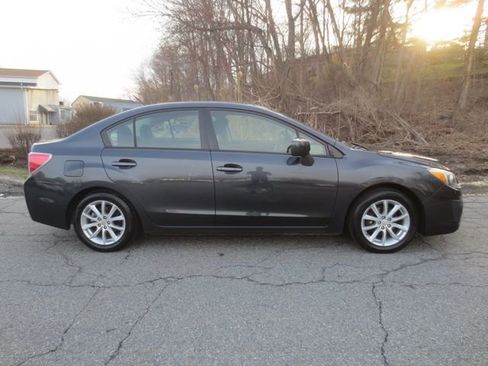 Used 2013 Subaru Impreza 2.0i Premium w/ All-Weather Pkg image 10