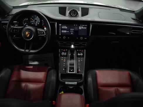 Used 2022 Porsche Macan S image 15