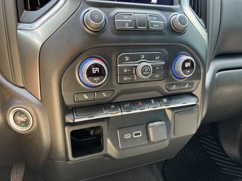 Used 2022 Chevrolet Silverado 1500 LT AWD/4WD image 30