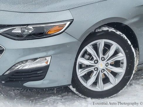 Used 2024 Chevrolet Malibu LT image 2