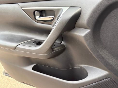 Used 2017 Nissan Altima 2.5 SV w/ Convenience Package image 26